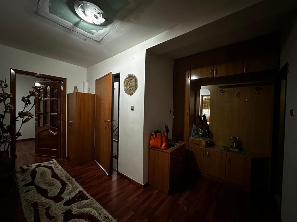 Tirane, jepet me qera apartament 2+1+Ballkon Kati 5, 83 m² 500 € (Fortuzi)