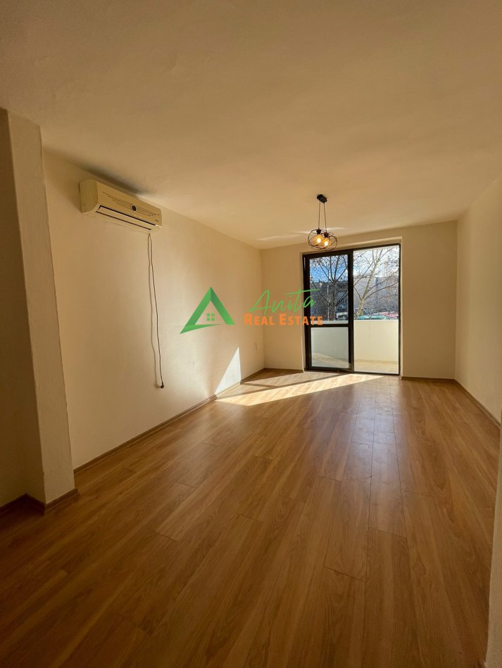 Tirane, jepet me qera apartament 2+1 Kati 3, 75 m² 400 € (Brryli)