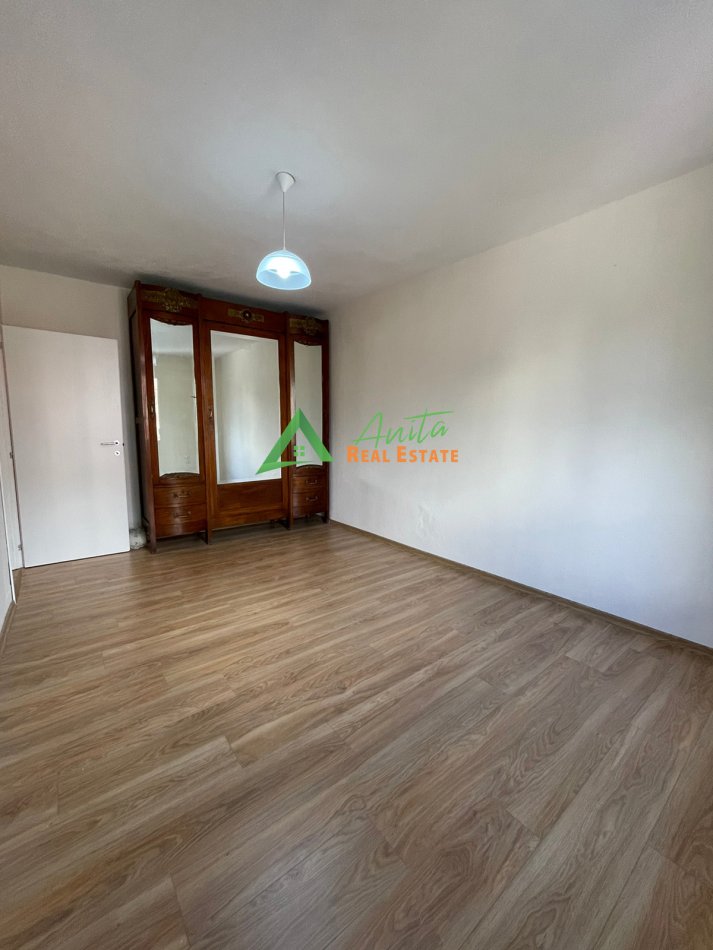 Tirane, jepet me qera apartament 2+1 Kati 3, 75 m² 400 € (Brryli)