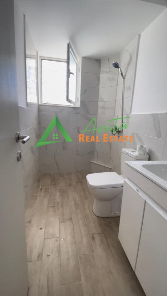 Tirane, jepet me qera apartament 2+1 Kati 3, 75 m² 400 € (Brryli)