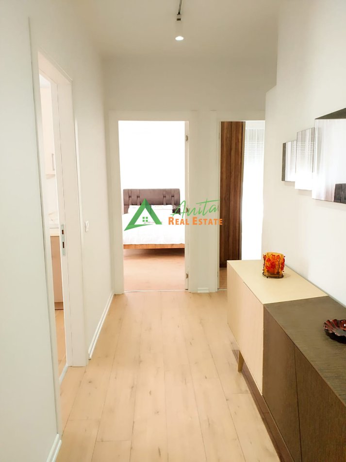 Tirane, jepet me qera apartament 2+1 Kati 7, 120 m² 950 € (Pazari i Ri)