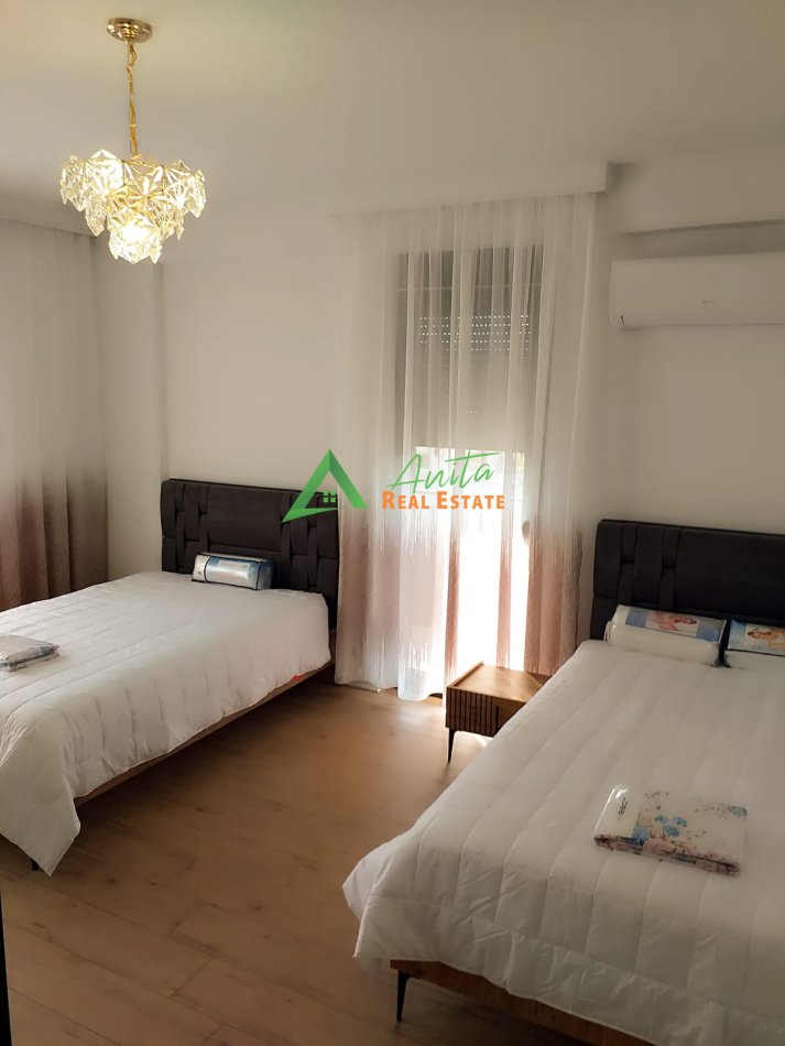 Tirane, jepet me qera apartament 2+1 Kati 7, 120 m² 950 € (Pazari i Ri)