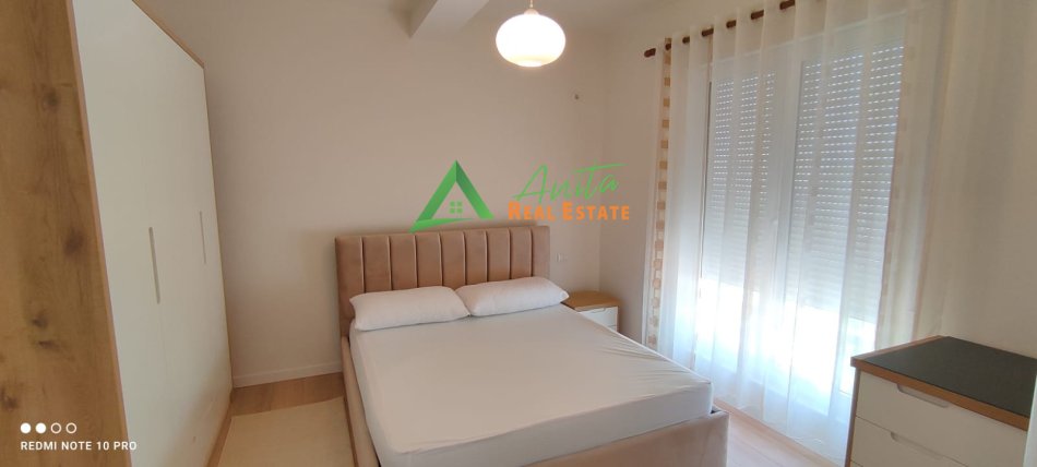 Tirane, jepet me qera apartament 2+1+Ballkon Kati 7, 90 m² 600 € (Qytet Studenti)