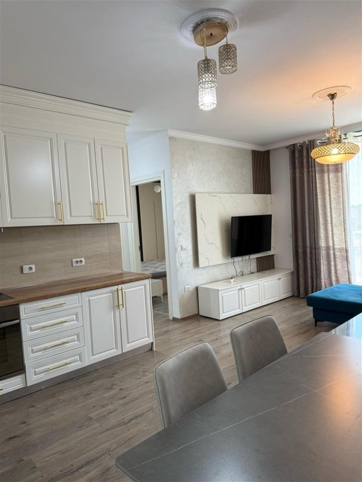 Tirane, jap me qera apartament 2+1+Ballkon Kati 6, 95 m² 700 € (Fiori di Bosko , don bosko)