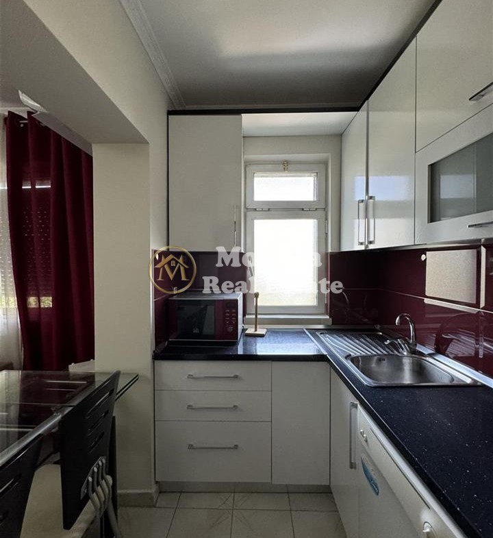 Tirane, jepet me qera apartament 2+1 Kati 5, 85 m² 700 € (Qender)
