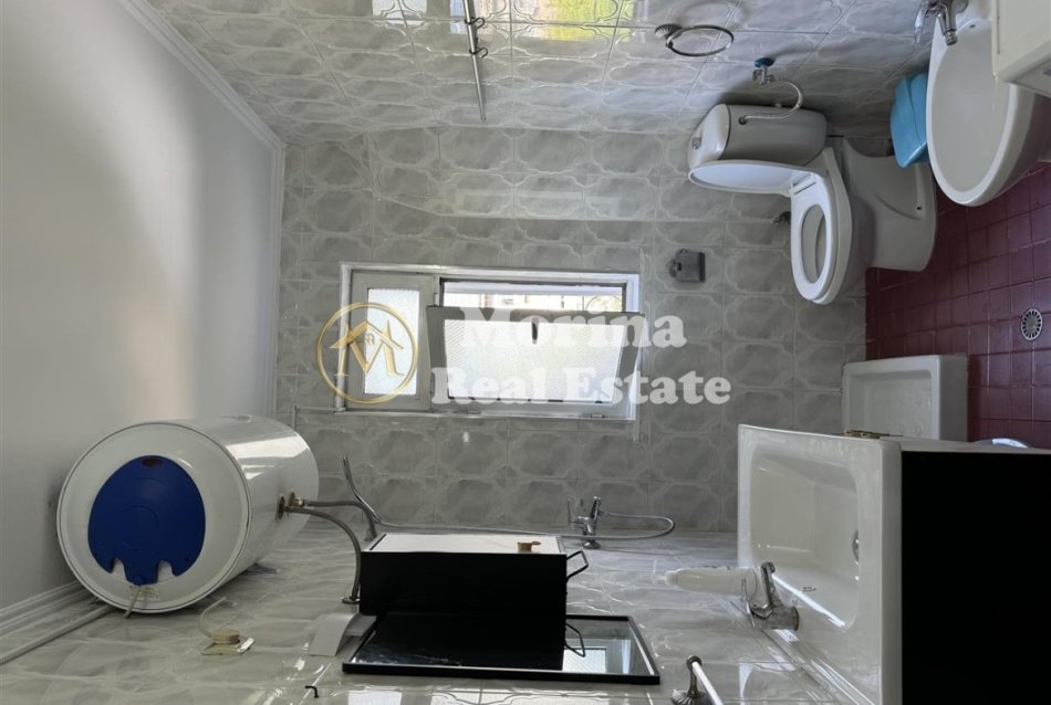 Tirane, jepet me qera apartament 2+1 Kati 5, 85 m² 700 € (Qender)
