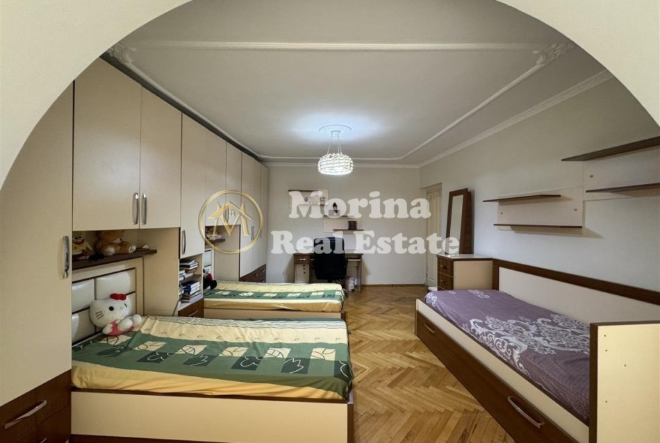 Tirane, jepet me qera apartament 2+1 Kati 5, 85 m² 700 € (Qender)