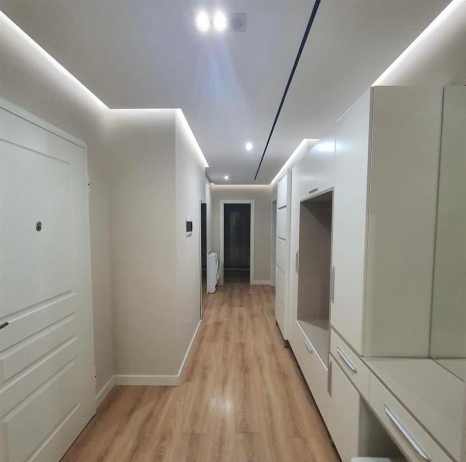 Tirane, jepet me qera apartament 2+1 Kati 3, 122 m² 1.300 € (Liqeni Artificial)