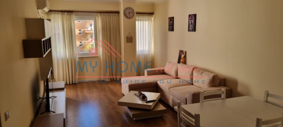 Tirane, jepet me qera apartament 2+1 Kati 3, 