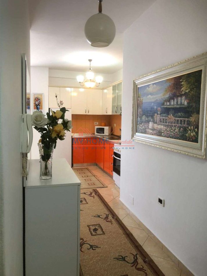 Tirane, shitet apartament 2+1 Kati 3, 