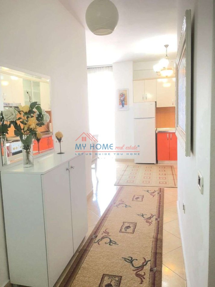 Tirane, shitet apartament 2+1 Kati 3, 