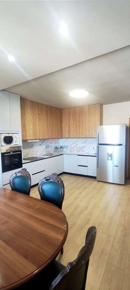 Tirane, jepet me qera apartament 2+1 Kati 9, 