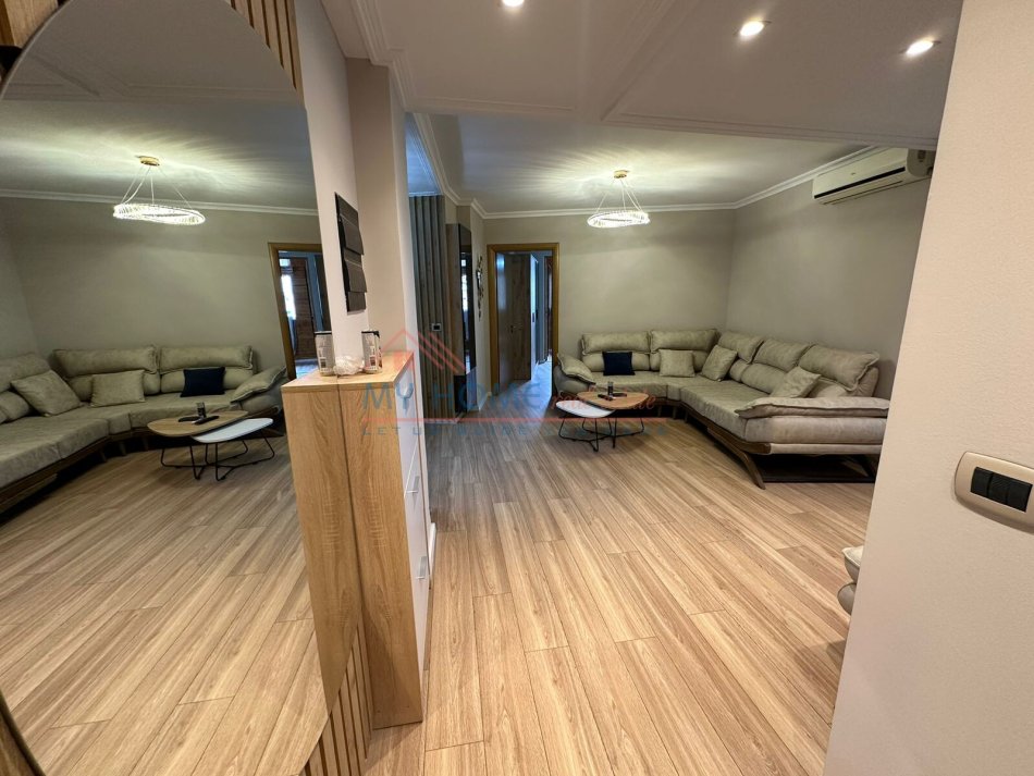 Apartament 2+1+2 Ne Shitje Ne Myslym Shyr(Eno)