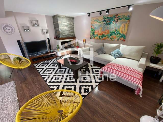 Tirane, jepet me qera apartament duplex 3+1+A+BLK Kati 7, 250 m² 1.500 Euro (Rruga Pjeter Bogdani)