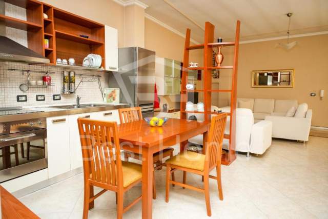 Tirane, jepet me qera apartament 3+1+BLK Kati 5, 150 m² 700 Euro (Qender, Bulevardi Zogu I)