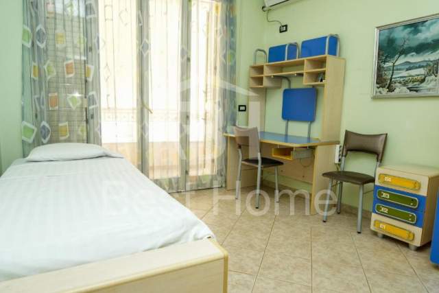 Tirane, jepet me qera apartament 3+1+BLK Kati 5, 150 m² 700 Euro (Qender, Bulevardi Zogu I)