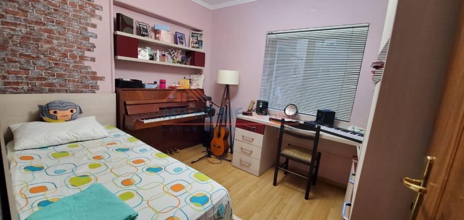 Apartament 3+1 Ne Shitje Tek Mine Peza Prane Me Gjimnazin Qemal Stafa(Bajram)