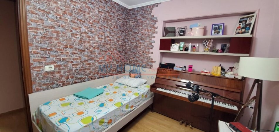 Apartament 3+1 Ne Shitje Tek Mine Peza Prane Me Gjimnazin Qemal Stafa(Bajram)