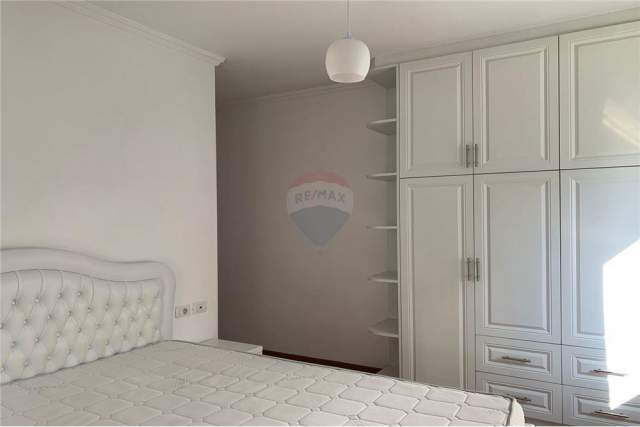 Tirane, jepet me qera apartament 2+1 Kati 4, 95 m² 600 Euro (kompleksi kontakt)