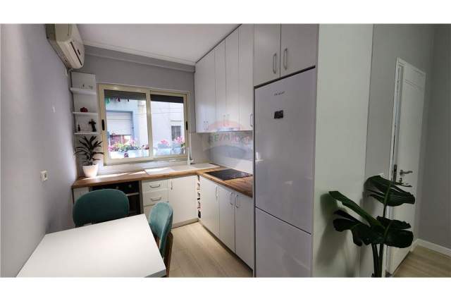 Tirane, shes apartament 2+1 Kati 2, 68 m² 97.000 Euro (Rrapo hekali - Kodra e diellit - Komuna e Parisit)