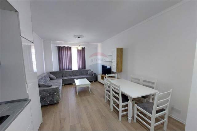 Tirane, jepet me qera apartament 2+1 Kati 10, 110 m² 400 Euro (Yzberisht)