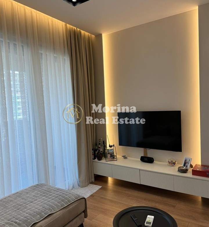 Tirane, jepet me qera apartament 1+1 Kati 3, 70 m² 600 € (Ish Fusha Aviacionit)