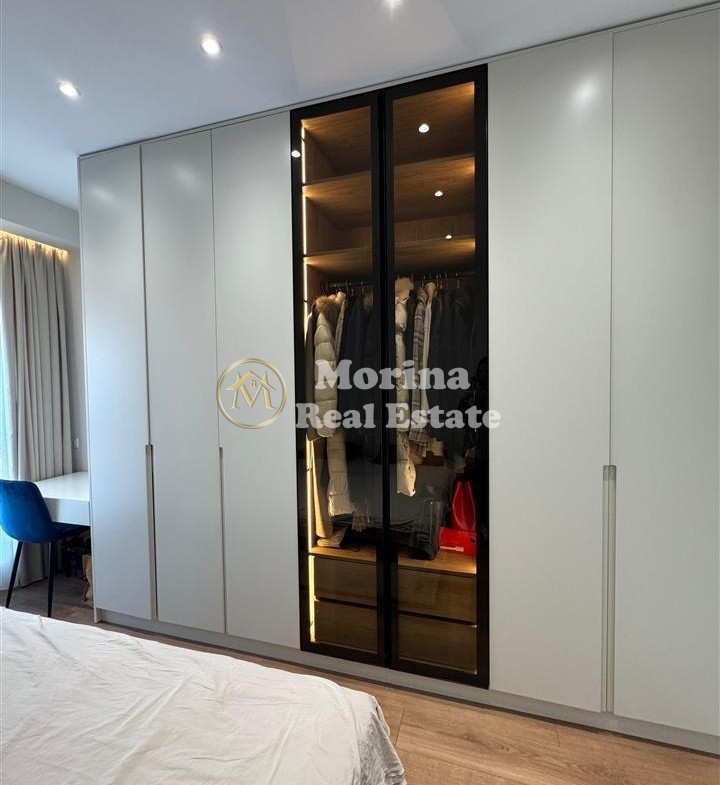 Tirane, jepet me qera apartament 1+1 Kati 3, 70 m² 600 € (Ish Fusha Aviacionit)