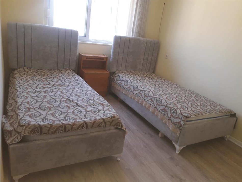 Tirane, jepet me qera apartament 2+1+Ballkon Kati 5, 450 € (Rruga mine peza)