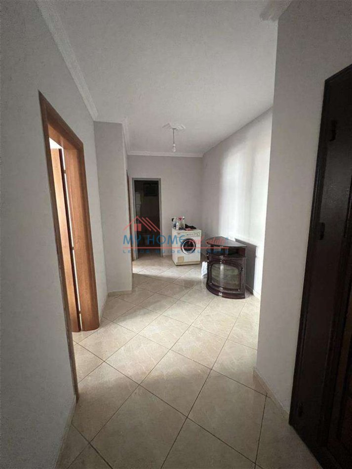 Tirane, jepet me qera apartament 2+1 Kati 3, 500 € 
