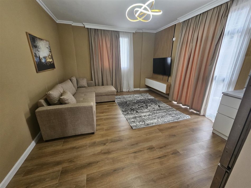 Tirane, jepet me qera apartament 2+1+Ballkon Kati 3, 85 m² 500 € (rr e dibres)