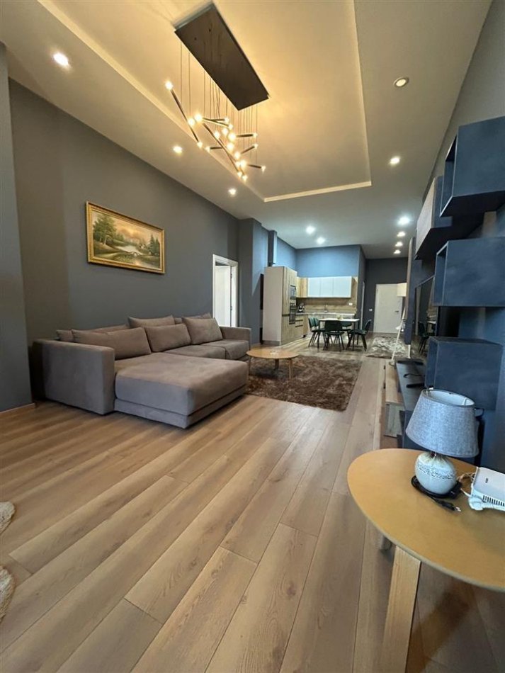 Tirane, jepet me qera apartament 1+1+Aneks+Ballkon Kati 2, 120 m² 650 € (Liqeni i thate)