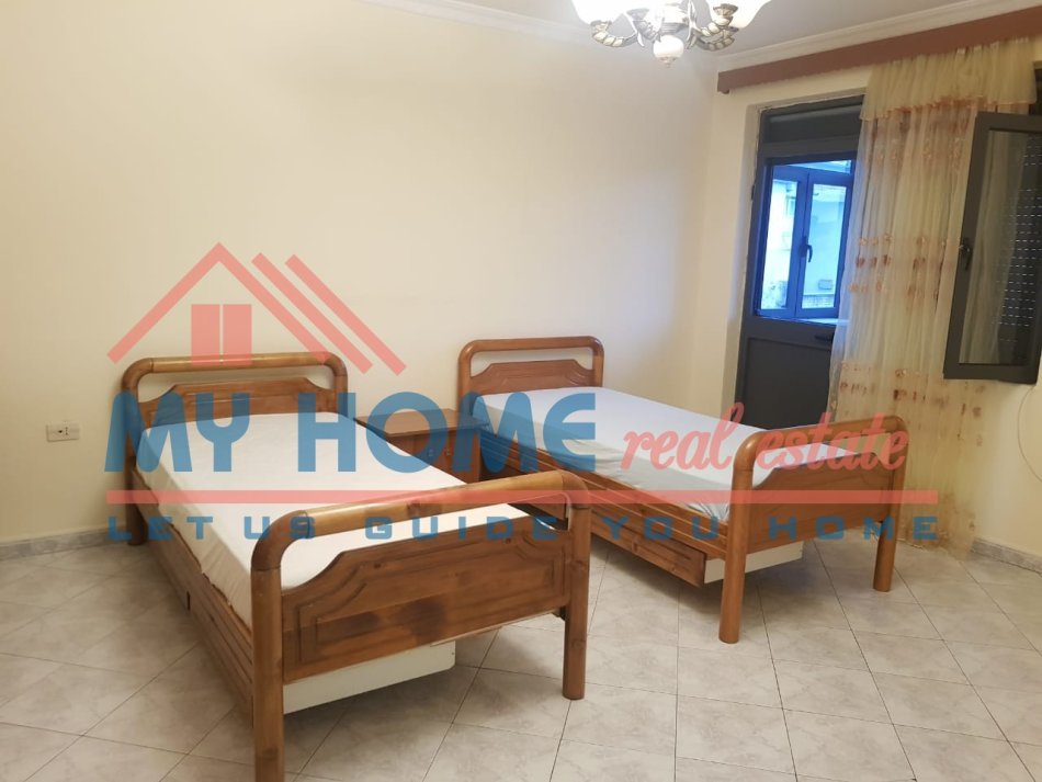 Tirane, jepet me qera apartament 2+1+Aneks+Ballkon, Kati 5, 85 m² 430 € (Restorant Durresi)