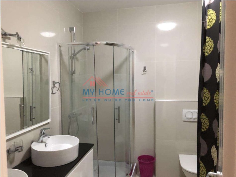 Tirane, jepet me qera apartament 3+1+Ballkon Kati 3, 169 m² 1.500 € (Sauk)