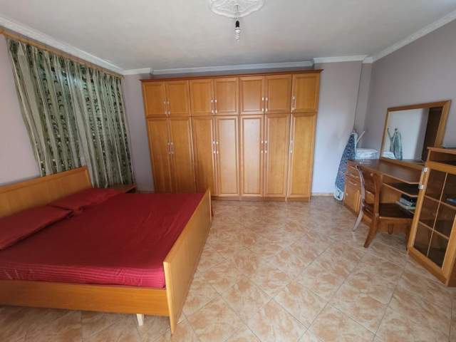 Tirane, jepet me qera apartament Kati 3, 85 m² 300 Euro (Don Bosko)