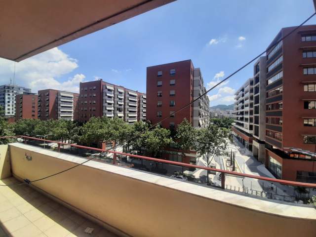 Tirane, jepet me qera apartament 2+1+A+BLK Kati 4, 110 m² 500 Euro