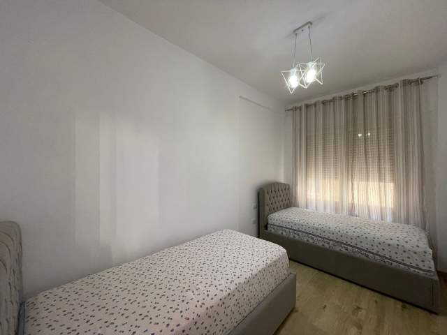 Tirane, jepet me qera apartament 2+1+A+BLK Kati 2, 150 m² 600 Euro (kopshti zoologjik)