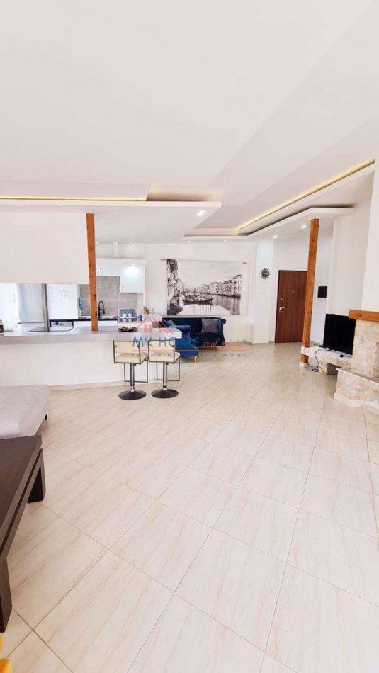 Tirane, shitet apartament 2+1+Ballkon Kati 7, 172 m² 290.000 € (Liqeni Thate)