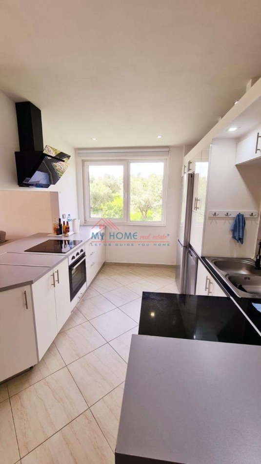 Tirane, shitet apartament 2+1+Ballkon Kati 7, 172 m² 290.000 € (Liqeni Thate)