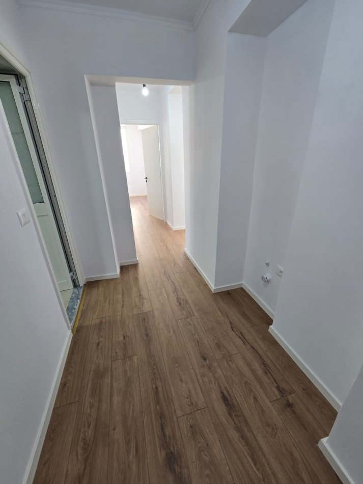 Tirane, shes apartament 2+1+Aneks+Ballkon Kati 3, 71 m² 160.000 € (ambasada Amerikane)