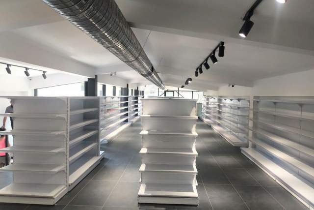 Tirane, jepet me qera ambjent biznesi Kati 2, 350 m² 4.500 Euro (Rruga Kavajes)