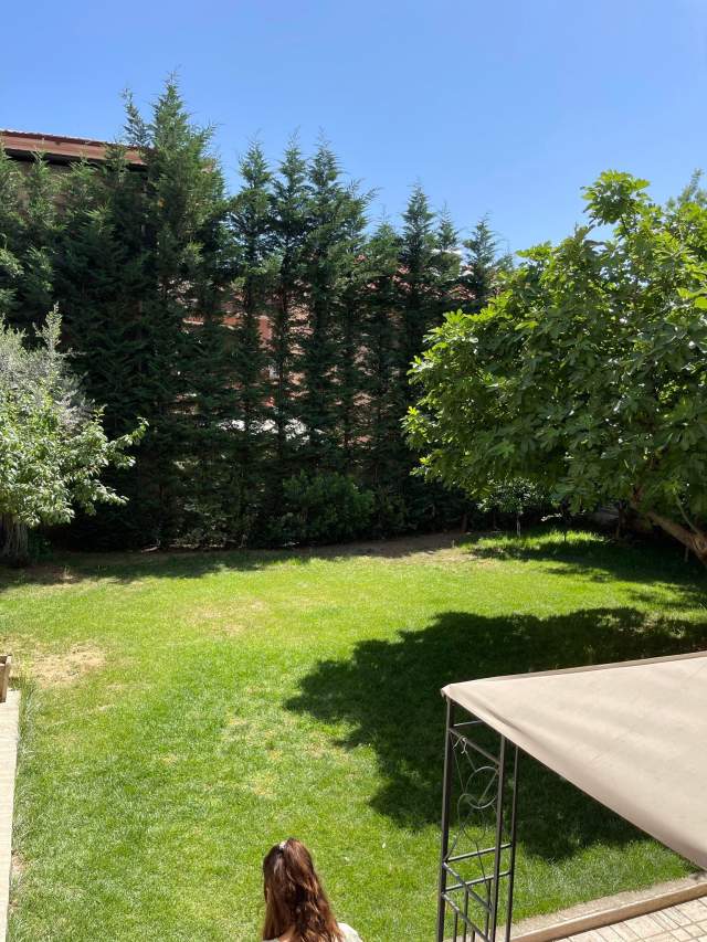 Tirane, jepet me qera ambjent biznesi Kati 4, 1.000 m² 8.000 Euro (Rruga Mine Peza)
