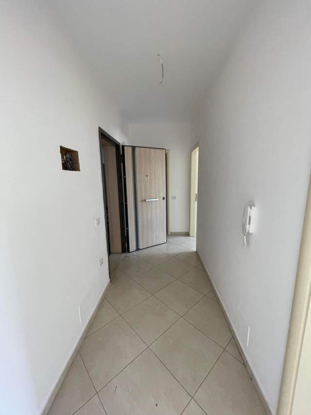 Tirane, shitet apartament 2+1+BLK Kati 3, 83 m² 106.000 Euro (Rruga Haxhi Sina)