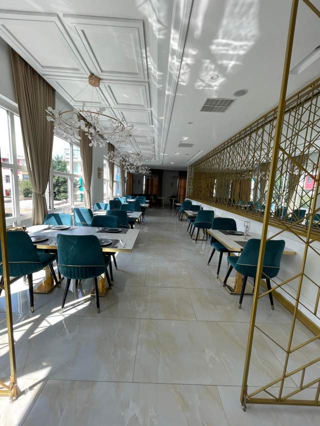 Tirane, jepet me qera dyqan Kati 2, 200 m² 2.500 Euro (Rruga Myslym shyri)