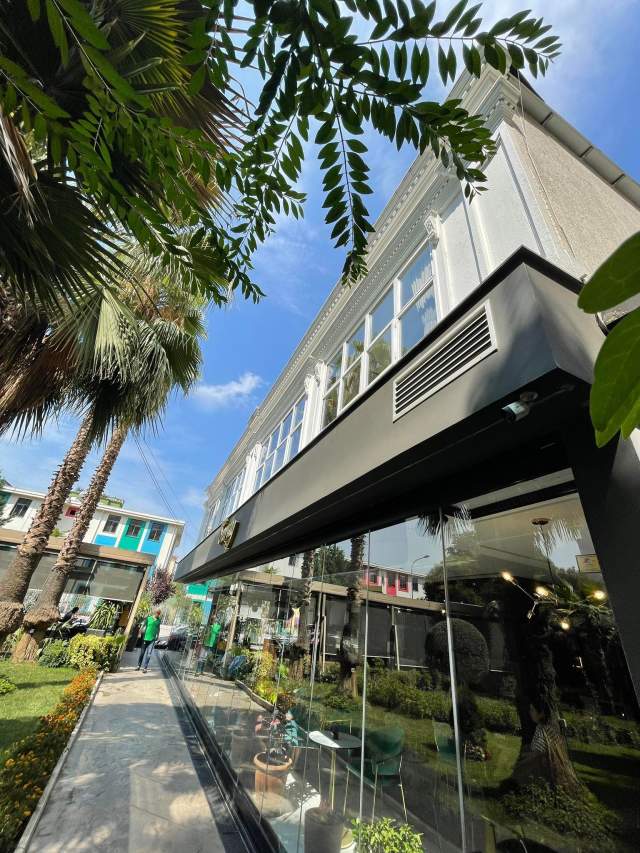 Tirane, jepet me qera dyqan Kati 2, 200 m² 2.500 Euro (Rruga Myslym shyri)