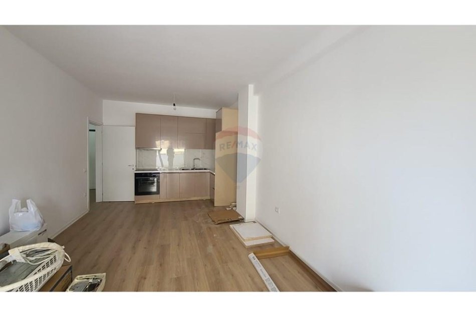 Tirane, jepet me qera apartament 1+1+Ballkon , 108 m² 500 € (Astir)
