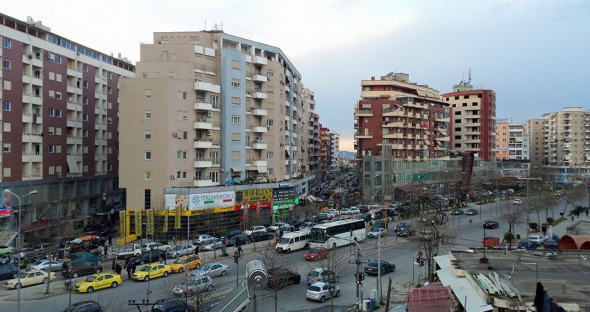 Tirane, jepet me qera ambjent biznesi Kati 1, 240 m² 3.000 € 