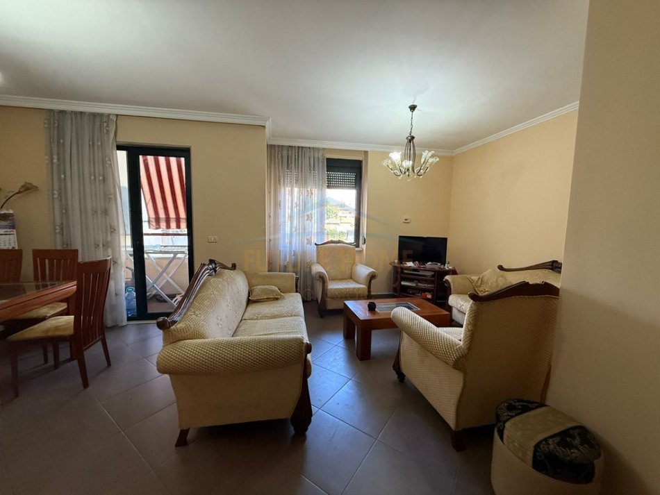 0683487469  Tirane, jepet me qera apartament 3+1+Aneks+Ballkon Kati 2, 125 m² 800 € (Rruga e Bogdaneve)