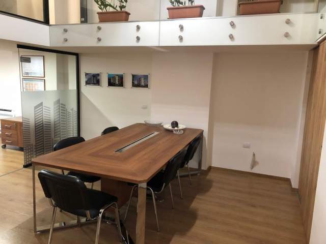 Tirane, shitet zyre Kati 1, 188 m² 190.000 Euro (Yzberisht)