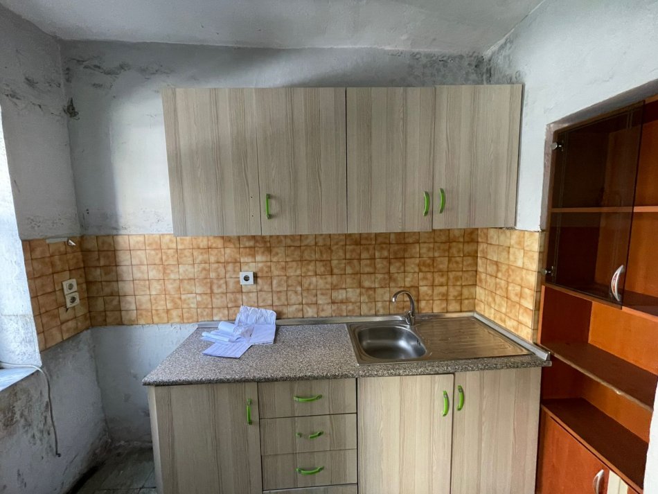 Tirane, shitet apartament 1+1 Kati 1, 56 m² 75.000 € (Varri Bamit)