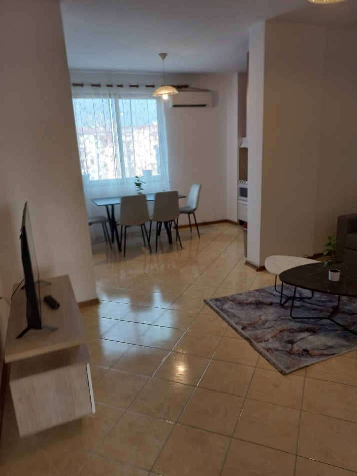 Tirane, jepet me qera apartament 2+1+Ballkon Kati 4, 100 m² 550 € (Don Bosko , prane viva market)